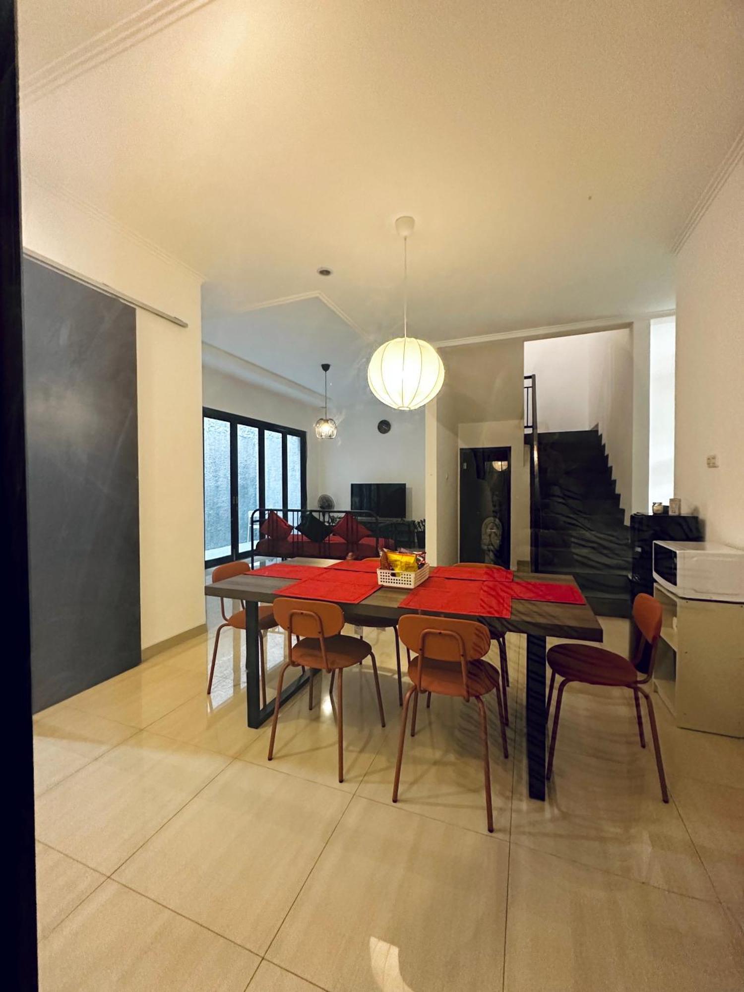 4-Bedroom Home In South Jakarta Nuansa Swadarma Residence By Le Ciel Hospitality Exterior foto