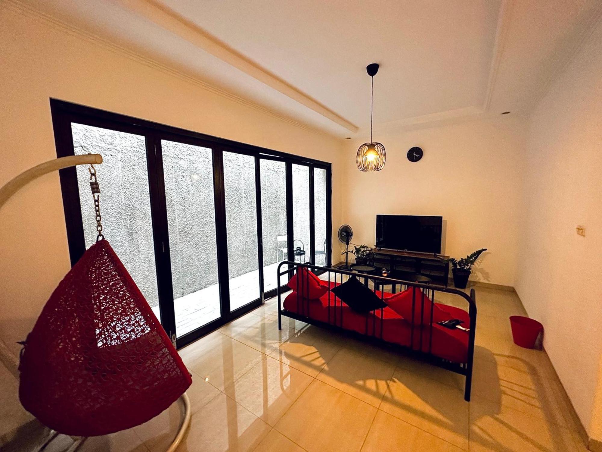 4-Bedroom Home In South Jakarta Nuansa Swadarma Residence By Le Ciel Hospitality Exterior foto