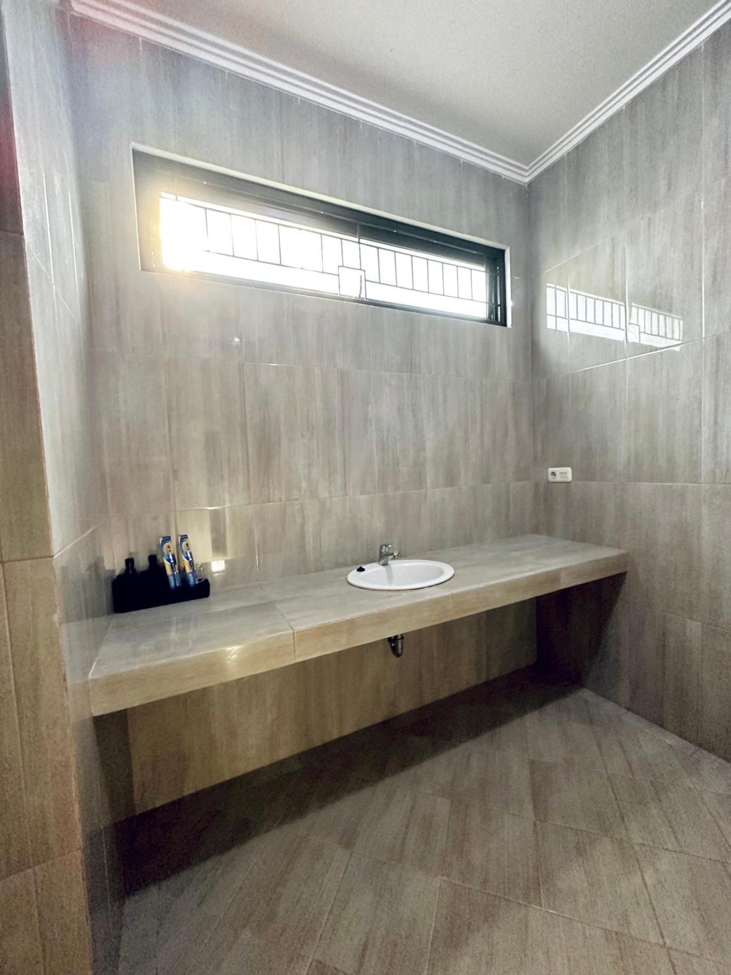 4-Bedroom Home In South Jakarta Nuansa Swadarma Residence By Le Ciel Hospitality Zimmer foto